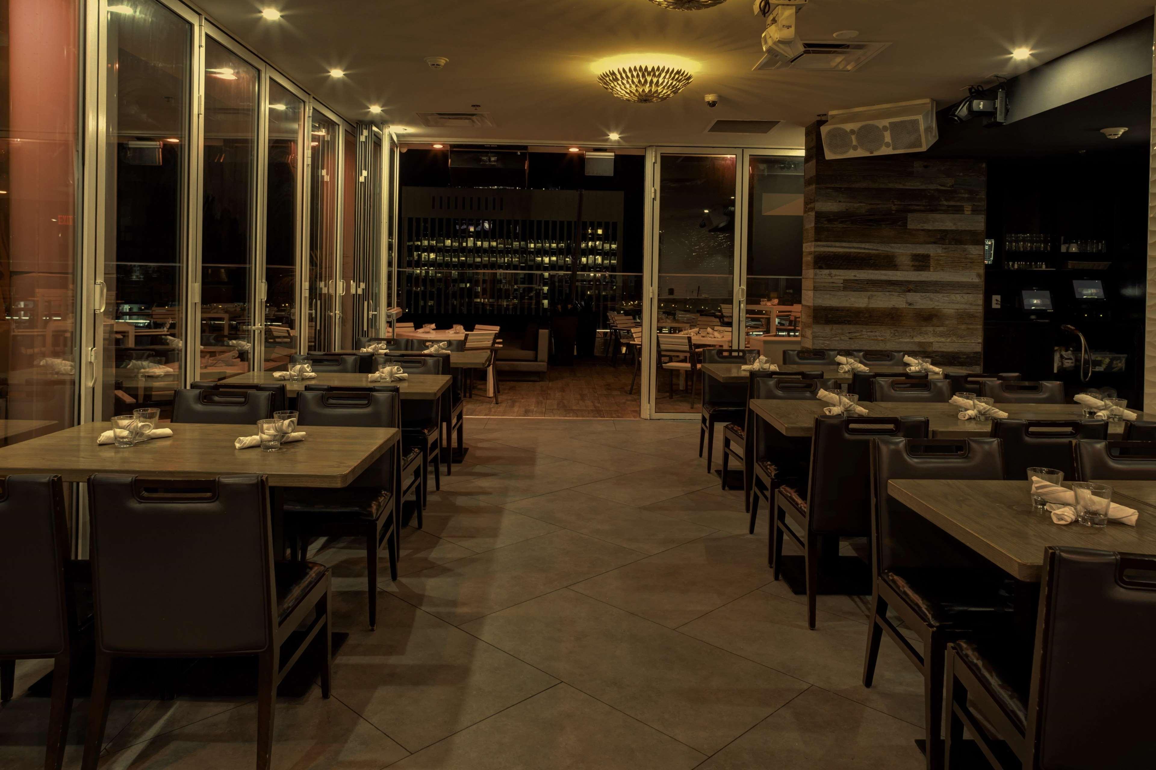 Homewood Suites By Hilton Richmond-Downtown Екстериор снимка