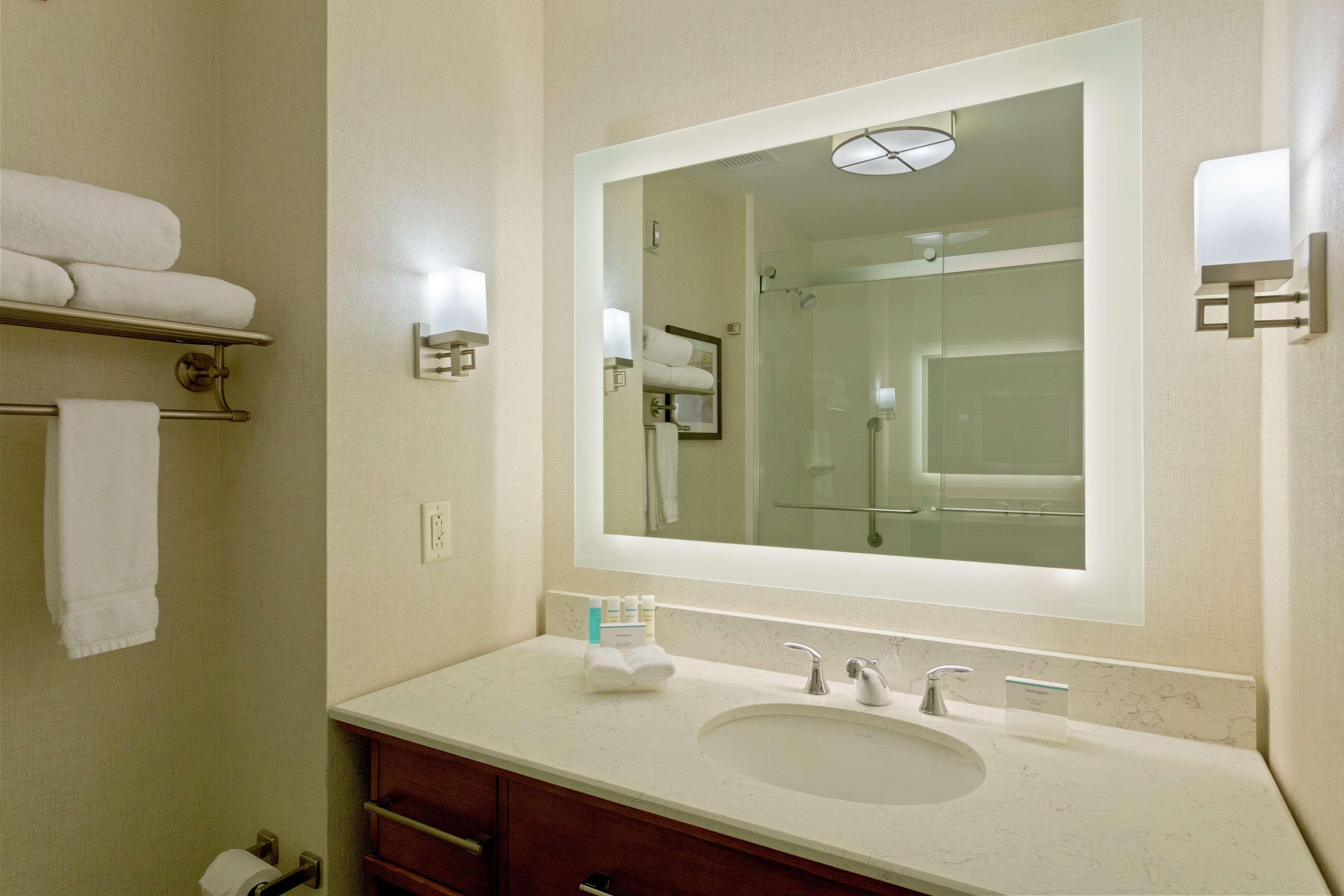 Homewood Suites By Hilton Richmond-Downtown Екстериор снимка