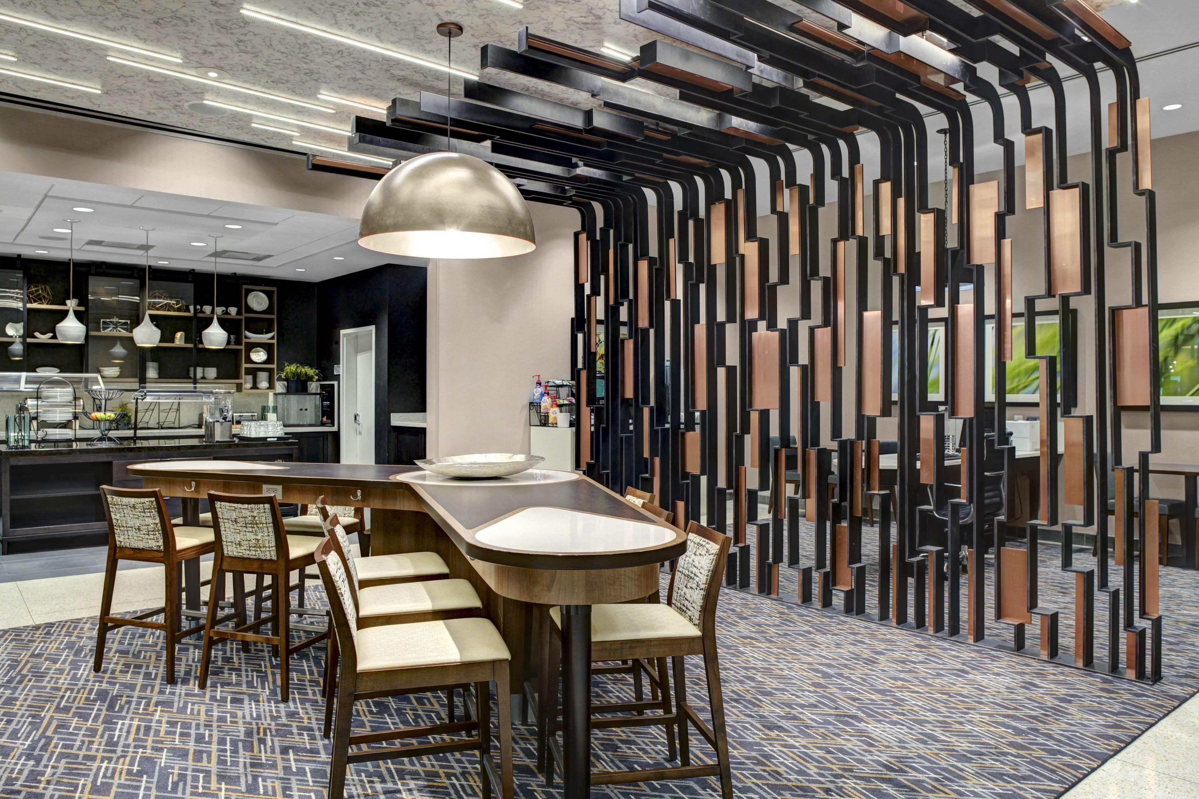 Homewood Suites By Hilton Richmond-Downtown Екстериор снимка