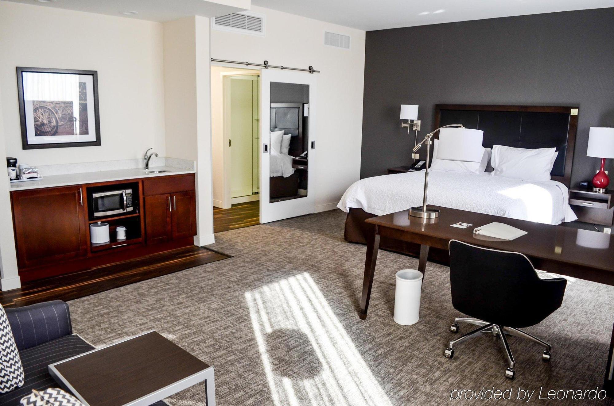 Homewood Suites By Hilton Richmond-Downtown Екстериор снимка